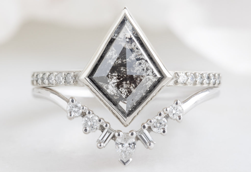 The Willow Ring with a Kite-Shaped Black Diamond with Geometric Diamond Sunburst Stacking Band